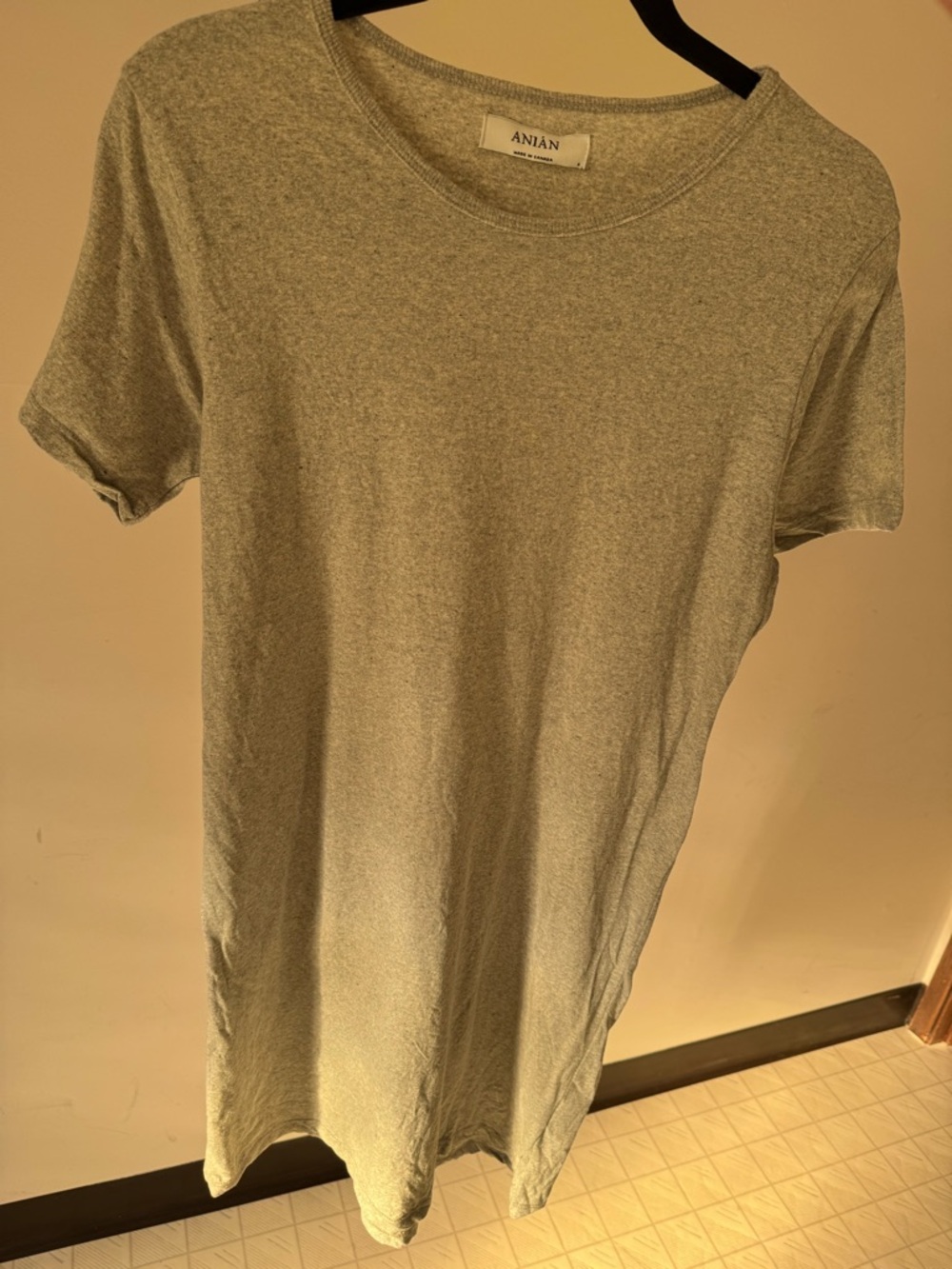 Anian Women's Short-Sleeve Crewneck Tee Dress in Heather Gray